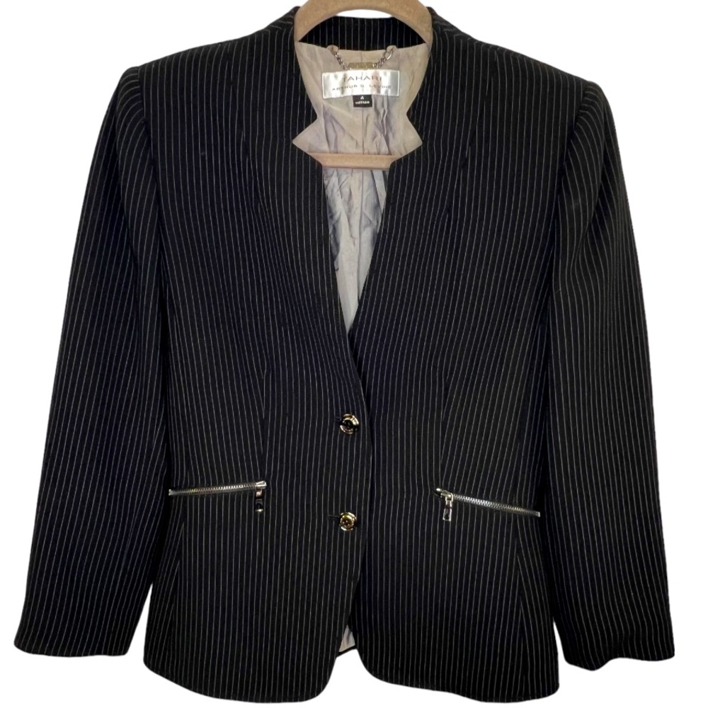 Tahari pin stripped long sleeve buttoned blazer size 4 *